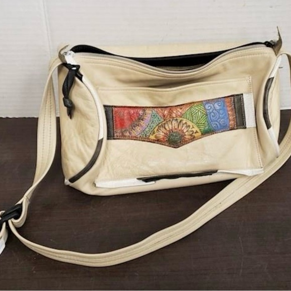 ILZE Heider Hand Crafted Artisan Leather Shoulder Barrel Bag Boho Design - Picture 4 of 16